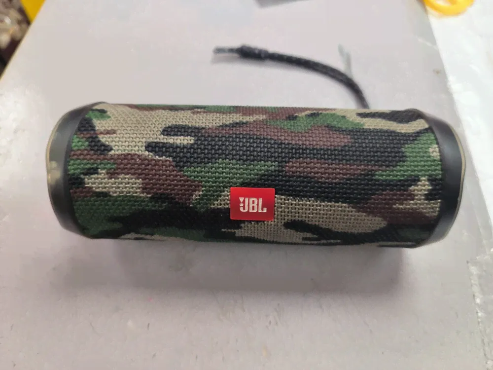Акустика JBL Flip 4